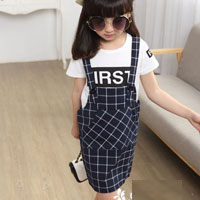 เอี๊ยมกระโปรงสีดำ ลายตารางสีขาว