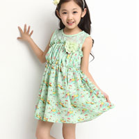 ชุดเดรสเด็กโตสีเขียว ซีทรูลูกไม้ช่วงไหล่ ติดดอกไม้ที่อก