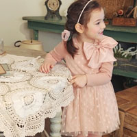 ชุดเดรสเด็กผู้หญิง สีชมพู แขนยาว ติดโบว์ที่อก