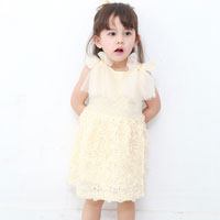 ชุดเดรสเด็กผู้หญิง สีโอรส ติดโบว์ที่ไหล่ กระโปรงลายดอกไม้