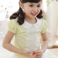 เสื้อเด็กผู้หญิง สีเหลือง คอบัว ประดับมุกที่ปกเสื้อ