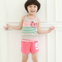 เสื้อยืดเด็กผู้ชาย แขนกุด ลายขวางสีชมพูสลับขาว