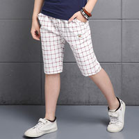 กางเกงสามส่วนเด็กผู้ชาย สีขาว เส้นตารางสีแดง